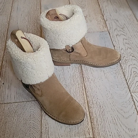UGG Daphne Shearling lined Suede Boots size womens 8 - Picture 9 of 10